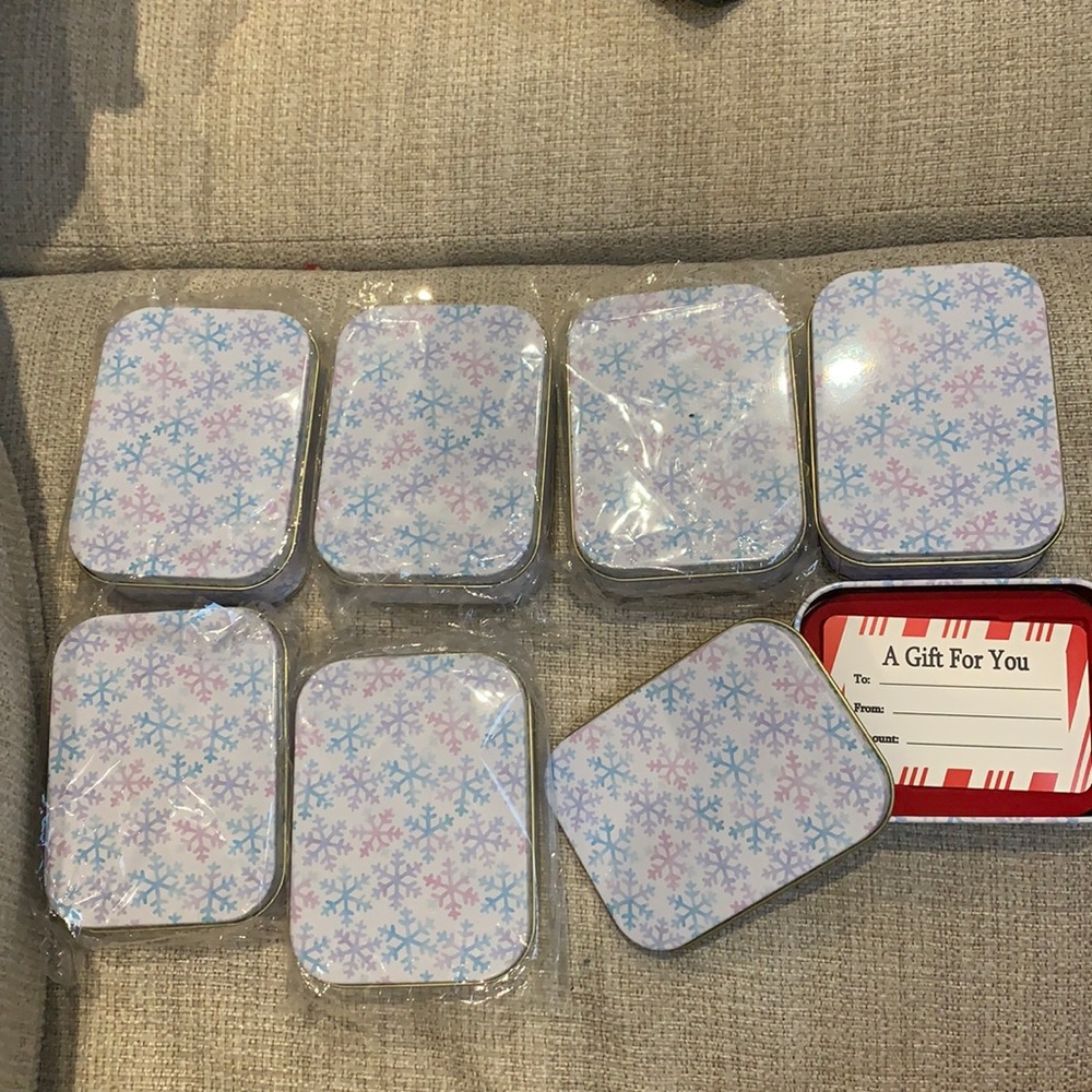 bundle of 7 snowflake tins